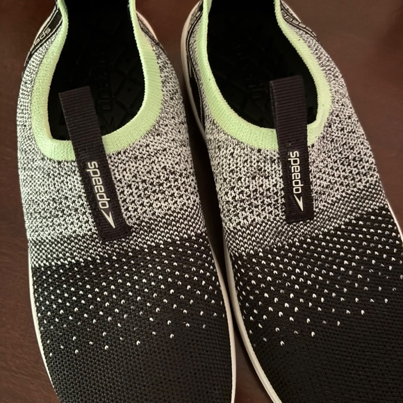Speedo Water Shoes🌿 - Picture 2 of 2
